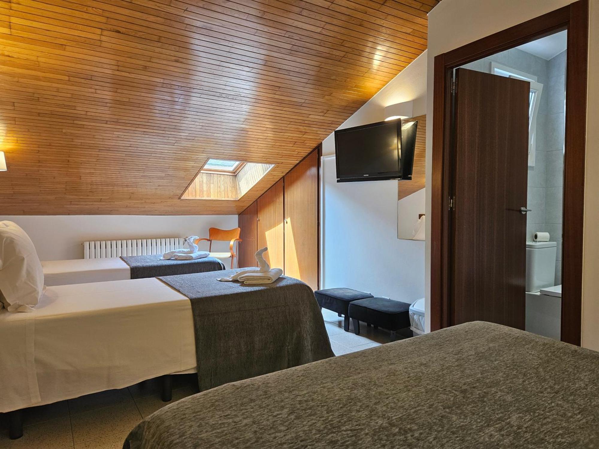 Hotel Les 7 Claus Andorra la Vella Exterior foto